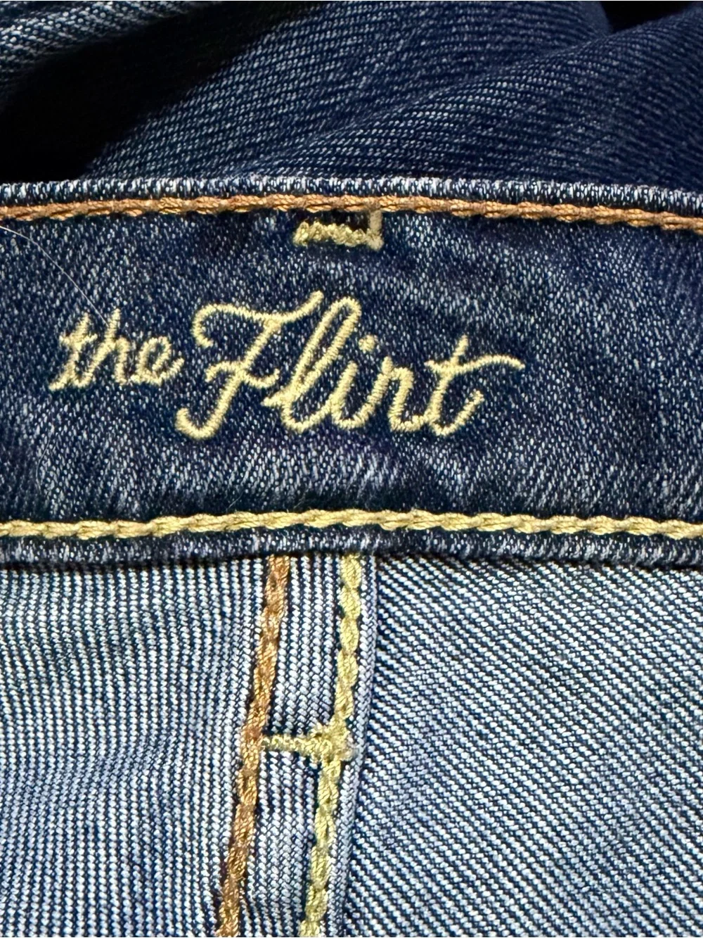 Old Navy The Flirt Bootcut Jeans Size 12 Long Medium Wash Stretch 33 Inseam - Picture 6 of 8